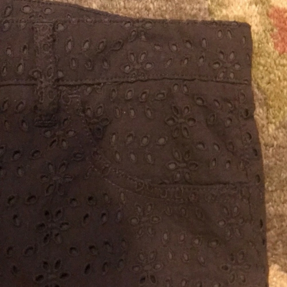 Burberry Brown Eyelet Bermuda Shorts 6 - Picture 4 of 6